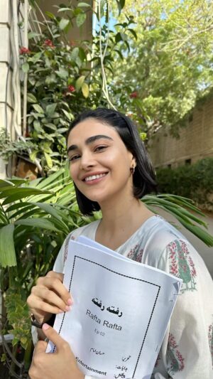 Saheefa Jabbar Khattak Instagram - Is that me coming back after four long years?
#RaftaRafta #BJEntertainment #GreenTv