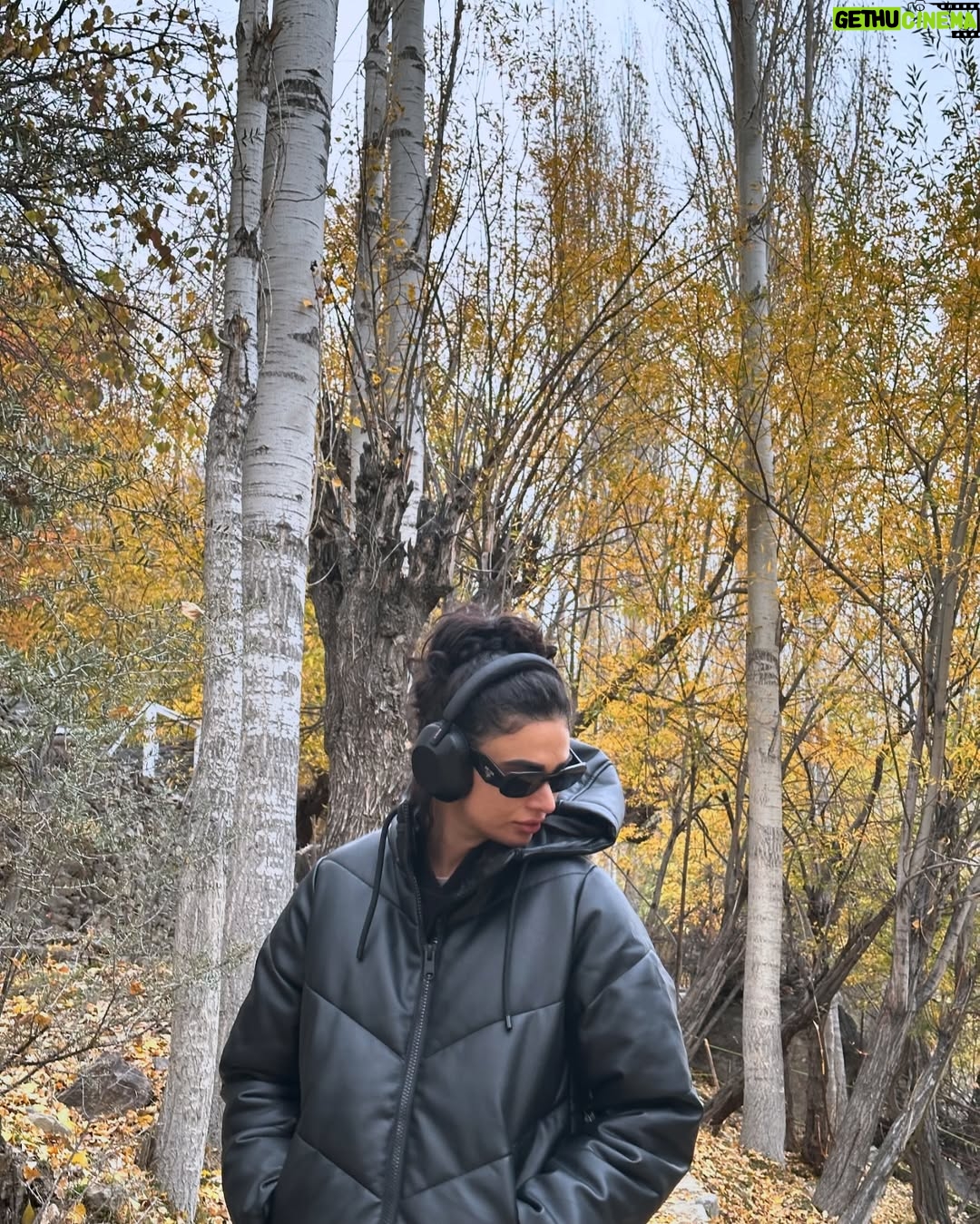 Saheefa Jabbar Khattak - 18.5K Likes - Every time I start posting a lot, I end up feeling like I’ve overshared, like I’ve just let it all spill out. And to everyone who’s told me to go find a mountain or get lost in a jungle for a while and just breathe, you’re absolutely right. This year’s been packed with work and travel, but the kind of peace I felt in the cold mountains is unmatched. I think it’s the simplicity of the people, the rawness of the mountains. You’re there, feeling so small in the best way, and when a snowflake lands on you, all you can think of is The One who made all of this with just a “Be” and there it was. That thought alone, wow.

“Be” has a big place in my life. When I’m overwhelmed, it reminds me to pause, breathe, and come back to the moment. It’s this gentle nudge to just exist for a second without letting things spiral. Funny enough, out of all my tattoos, this is the only one with a real meaning.

Anyway, this is the last bit from the mountains (I guess) ❄️