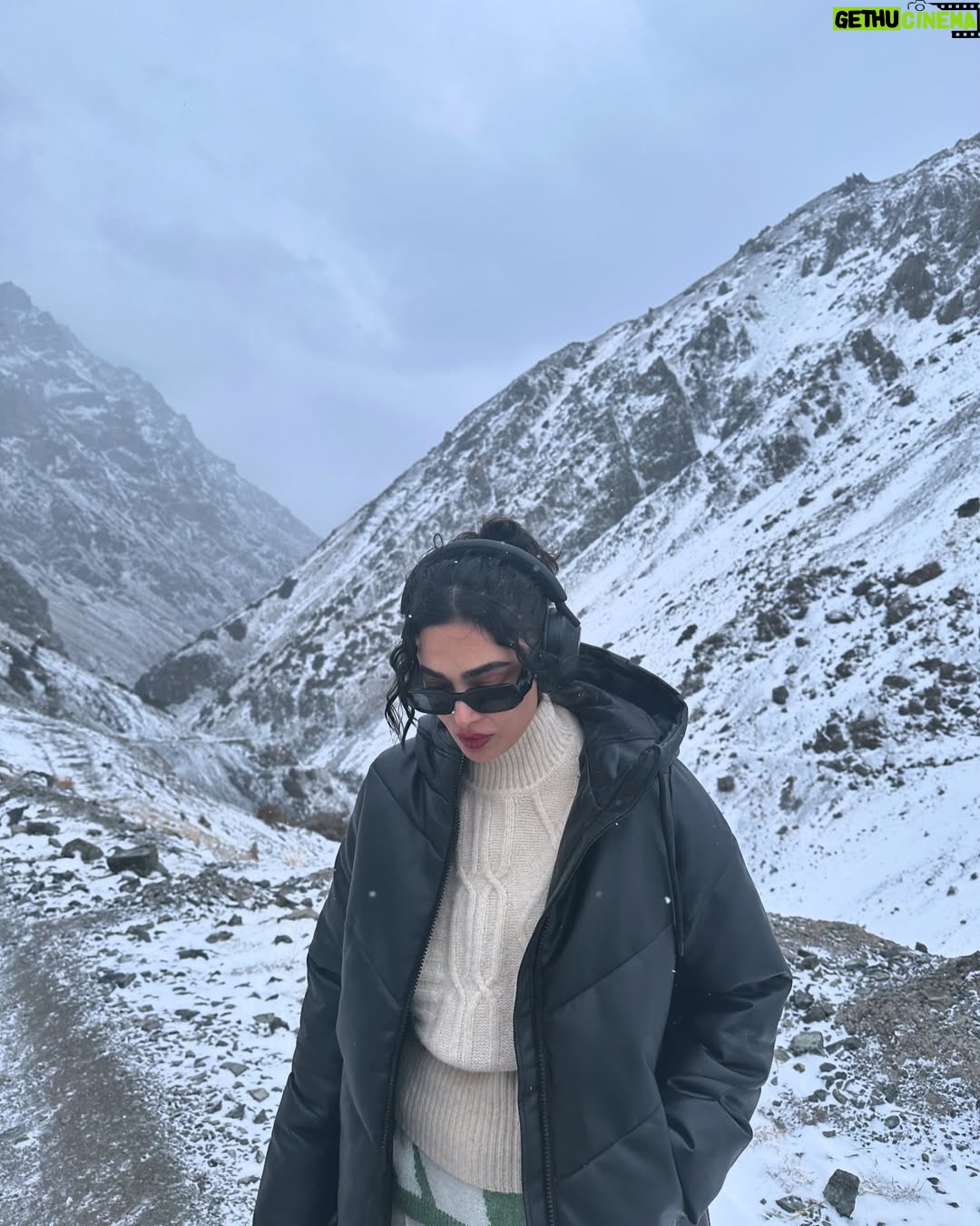 Saheefa Jabbar Khattak - 18.5K Likes - Every time I start posting a lot, I end up feeling like I’ve overshared, like I’ve just let it all spill out. And to everyone who’s told me to go find a mountain or get lost in a jungle for a while and just breathe, you’re absolutely right. This year’s been packed with work and travel, but the kind of peace I felt in the cold mountains is unmatched. I think it’s the simplicity of the people, the rawness of the mountains. You’re there, feeling so small in the best way, and when a snowflake lands on you, all you can think of is The One who made all of this with just a “Be” and there it was. That thought alone, wow.

“Be” has a big place in my life. When I’m overwhelmed, it reminds me to pause, breathe, and come back to the moment. It’s this gentle nudge to just exist for a second without letting things spiral. Funny enough, out of all my tattoos, this is the only one with a real meaning.

Anyway, this is the last bit from the mountains (I guess) ❄️