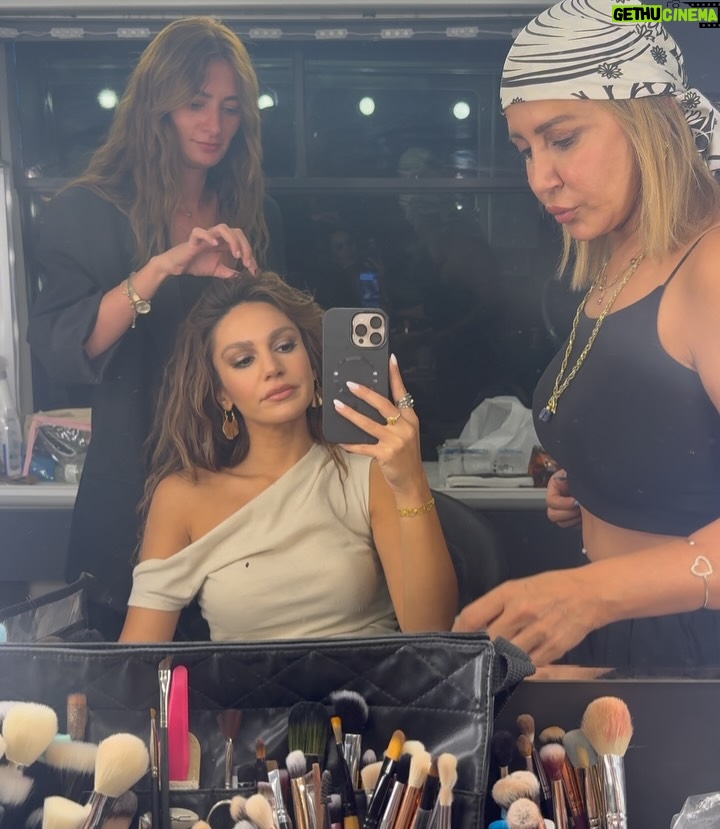 Sahra Şaş - 249.5K Likes - Günlerden bir set günü 
#uzakşehir
