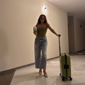 Sahra Şaş Instagram - Bye🎈