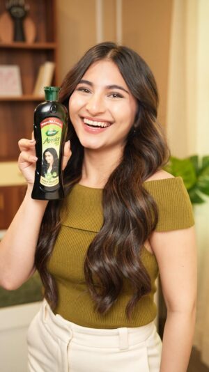 Sai Godbole Instagram - Hair washing se pehle hojaye oiling ji!

Show me YOUR champi routine and stand a chance to win. Here’s how you can participate: 
* Repost this video on your profile and follow @DaburAmlaIndia
* ⁠Use my song to create a video showcasing your creativity. 💆‍♀️
* Post your reel and tag @DaburAmlaIndia and me.

🎁 10 lucky winners win Amazon vouchers worth ₹2000. Share your videos noww!

#AsliAmlaDaburAmla
#daburamla #slaywithstrength