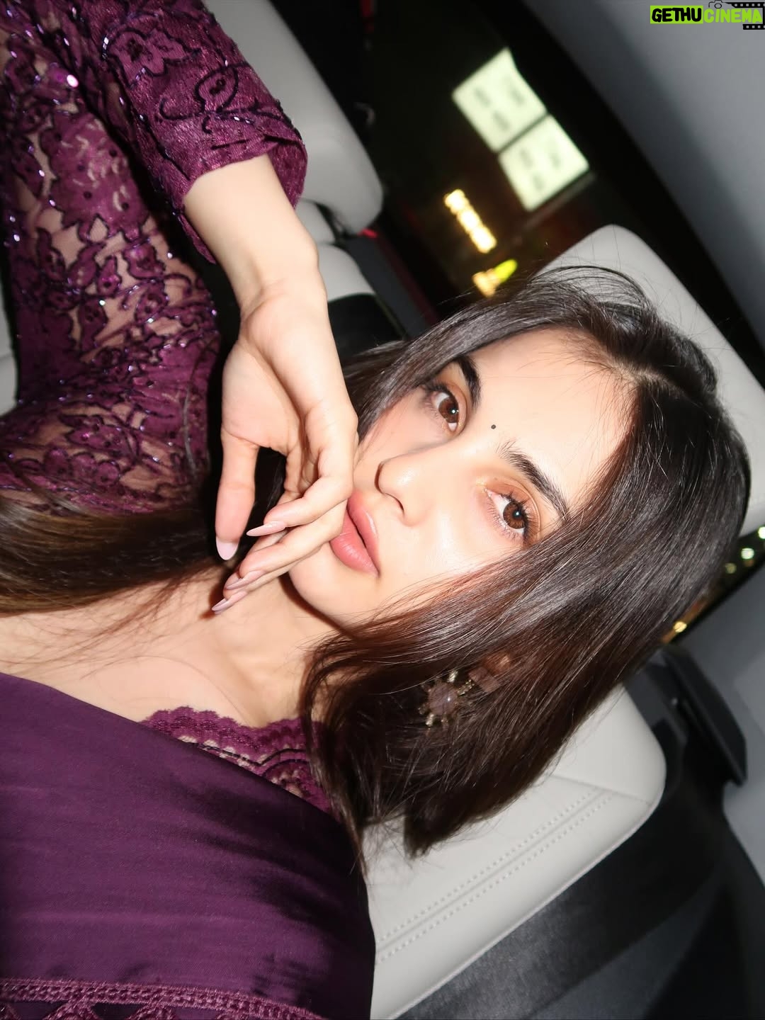 Sai Ramya Pasupuleti - 96.8K Likes - My favorite glow season is here again ✨ 💜
Wearing: @apeksha_the_label_