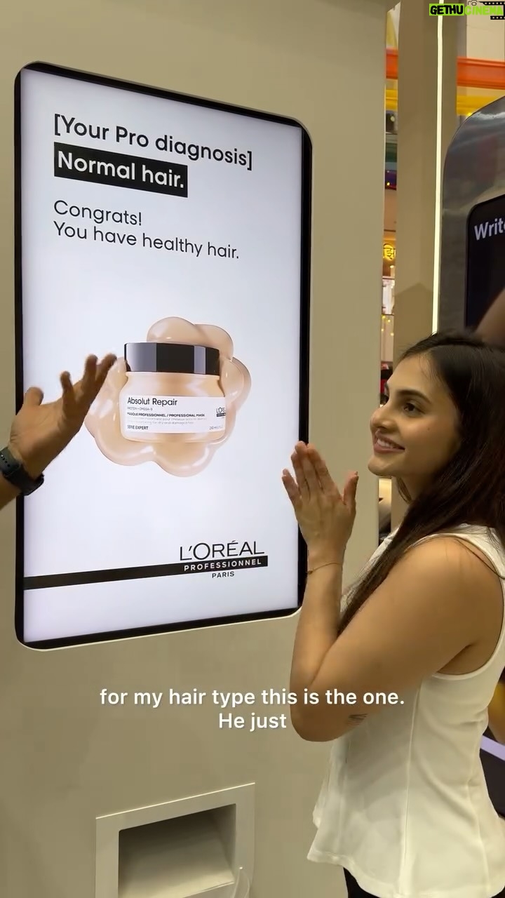 Sai Ramya Pasupuleti - 35.1K Likes - #AD | So flew down to Mumbai and ended up deep-diving at the @lorealpro_education_india’s hair mask pop up ✨ My hairdresser has been on my case saying “you need more than conditioning, your hair needs real repair.” With the expert her also telling me the same, I now get it - a mask is literally what my hair’s been missing. From learning about my oily roots   dry ends to realizing you only need to apply a mask for only 1-2 mins post-shampoo (not some big weekly ritual??), my mind is blown 🤯 Definitely moving to the mask life now!! Stay tuned to know more…

#MoveToMask #LorealProfessionnelIndia #LorealProfessionnelHairCare #LorealProfIndia #LorealProIndia #haircare
