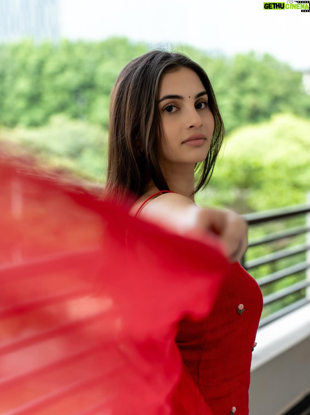 Sai Ramya Pasupuleti - 54.3K Likes - 🌺 ♥️
📷: @robseye_photography 
Wearing: @mrda.hyderabad