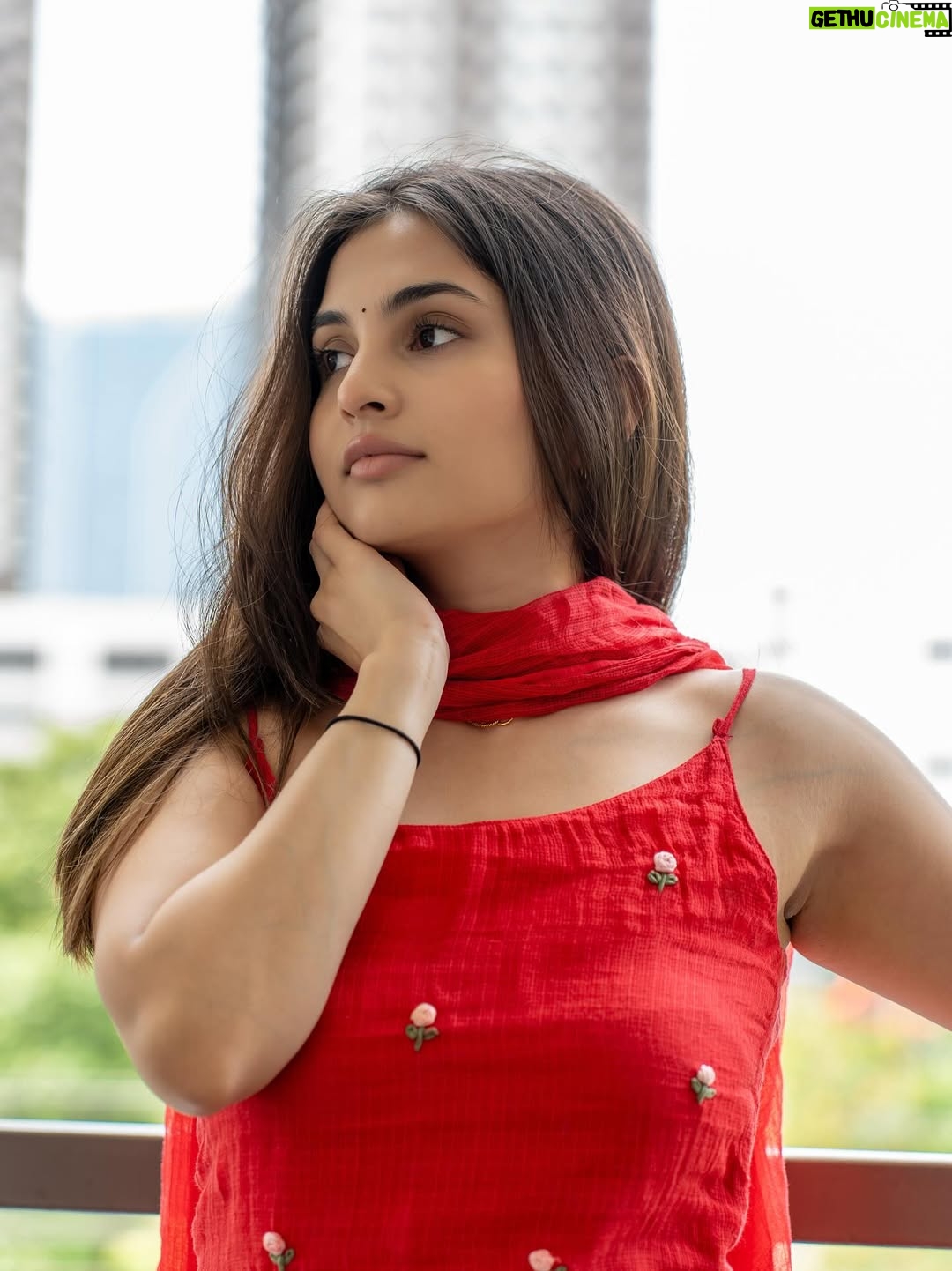 Sai Ramya Pasupuleti - 54.3K Likes - 🌺 ♥️
📷: @robseye_photography 
Wearing: @mrda.hyderabad