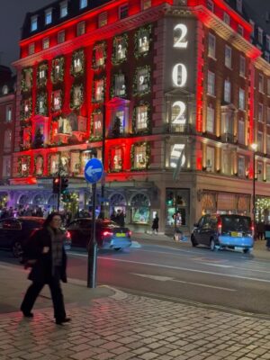 Saira Khan Instagram - 21yrs married today. Celebrations @thewolseley. Kids have cottoned on we like to celebrate so want to tag along 🤣! A stroll through London all lit up was perfect. 

Hope you enjoy my tongue in cheek tips for a happy marriage… would love to hear your tips and suggestions!