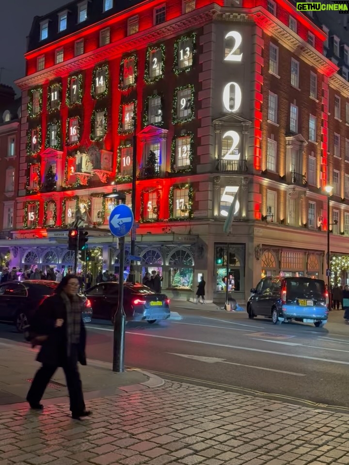 Saira Khan - 1.9K Likes - 21yrs married today. Celebrations @thewolseley. Kids have cottoned on we like to celebrate so want to tag along 🤣! A stroll through London all lit up was perfect. 

Hope you enjoy my tongue in cheek tips for a happy marriage… would love to hear your tips and suggestions!