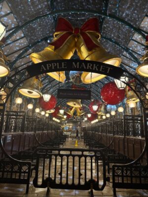 Saira Khan Instagram - 21yrs married today. Celebrations @thewolseley. Kids have cottoned on we like to celebrate so want to tag along 🤣! A stroll through London all lit up was perfect. 

Hope you enjoy my tongue in cheek tips for a happy marriage… would love to hear your tips and suggestions!