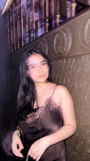 Sakshi Agrawal Instagram - 🧚🏻‍♀️✨

.

#slomo #krishkapoor #party 
[Sparkles, sparkly makeup, parties ]