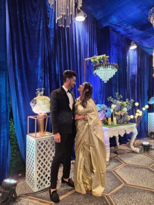 Sakshi Chhajed Instagram - Woh Meri Jaan Hai Par
Kabhi Kabhi Gussa Karti Hai
Utar Jaata Hai Jab Gussa
To Phir Mujhpe Marti Hai😍🥰
#viralcouole #2025wedding #puneinfluencer #punecoupleblogger