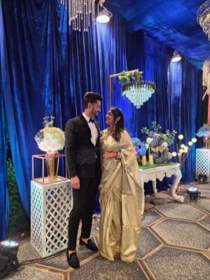 Sakshi Chhajed Instagram - Woh Meri Jaan Hai Par
Kabhi Kabhi Gussa Karti Hai
Utar Jaata Hai Jab Gussa
To Phir Mujhpe Marti Hai😍🥰

#viralcouole #2025wedding #puneinfluencer #punecoupleblogger