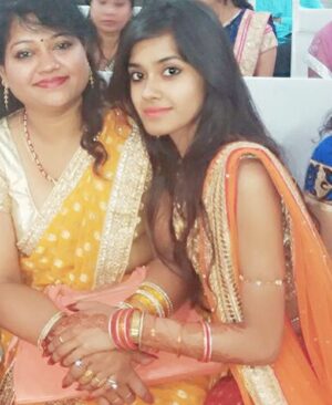 Sakshi Mihir Instagram - 2016 ki photos š„° mummy ne rkkhi hui thi šš #majorthrowback