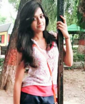 Sakshi Mihir Instagram - 2016 ki photos š„° mummy ne rkkhi hui thi šš #majorthrowback