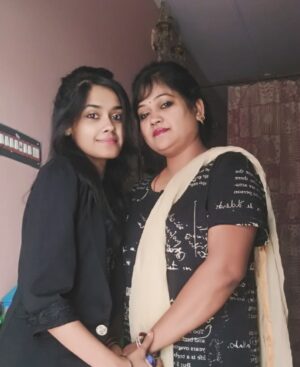 Sakshi Mihir Instagram - 2016 ki photos š„° mummy ne rkkhi hui thi šš #majorthrowback