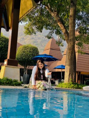 Sakshi Rajawat Instagram - You have the passport to my heart💌🧿
.
.
#honeymoon #jaipuriajodi #explore #trending #love