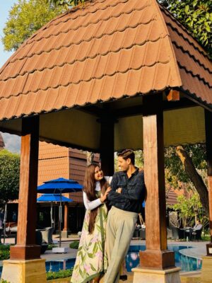Sakshi Rajawat Instagram - You have the passport to my heart💌🧿
.
.
#honeymoon #jaipuriajodi #explore #trending #love