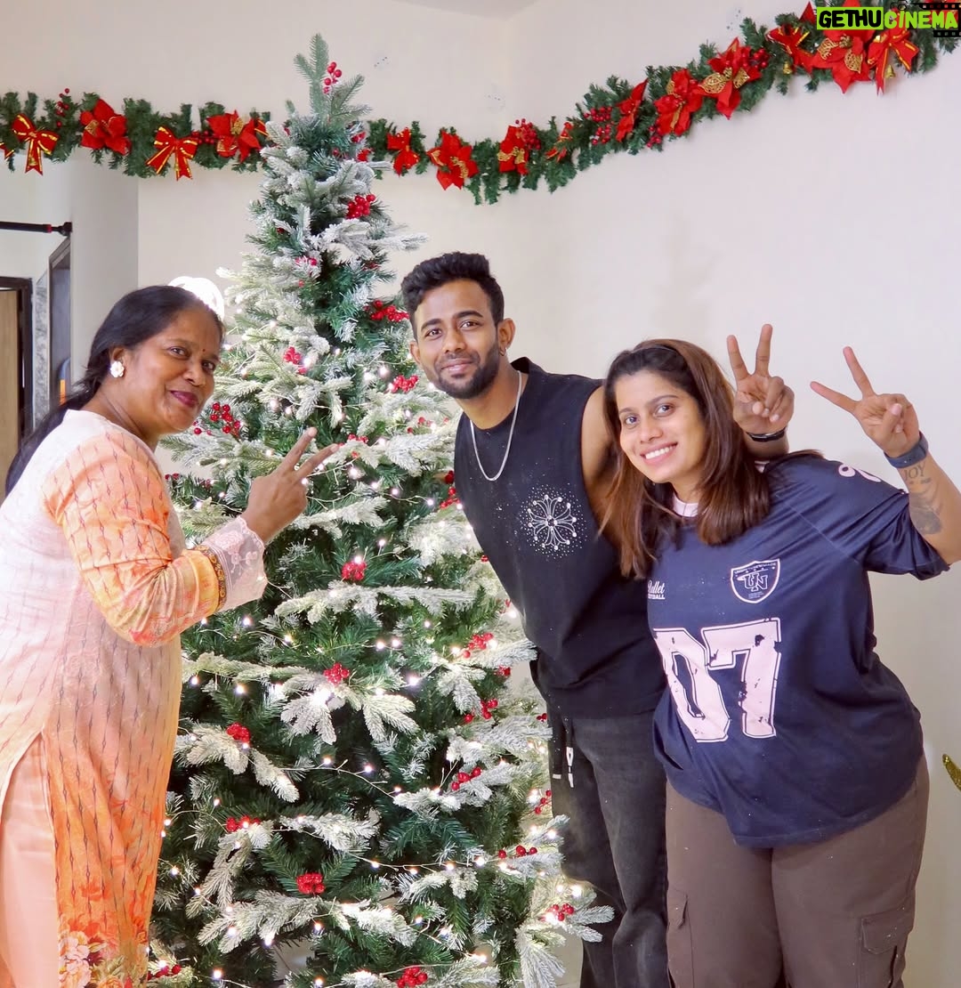 Sakshi Shrivas - 131.6K Likes - Merry Christmas Everyone 🎄❤️

#family #christmas #merrychristmas❤️