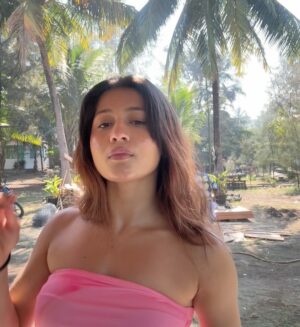 Sakshi Shrivas Instagram - First time surfing.
Last minute plans.
Good people.
Lots of memories.
Very happy day 🤍🌊