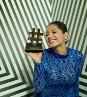 Sakshi Shrivas Instagram - Dancing Sensation of the year - 2025 Female ❤️🔥
@exhibit_social @exhibitmagazine
Won this with my baby, @justin_dcruz_ by my side 🥺. Thank you so much for recognising the time and effort I’ve been putting in my content and at last to each one of you who voted for me, it means the world. 🌍