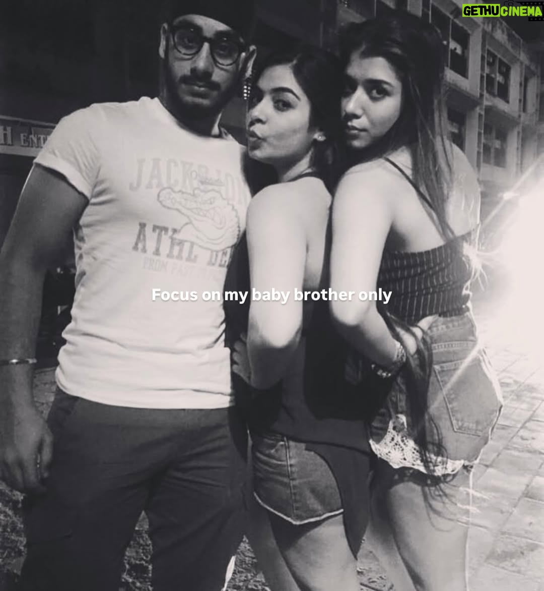 Sakshi sharma - 3.3K Likes - & suddenly it’s 2016 again 🧿🤍.