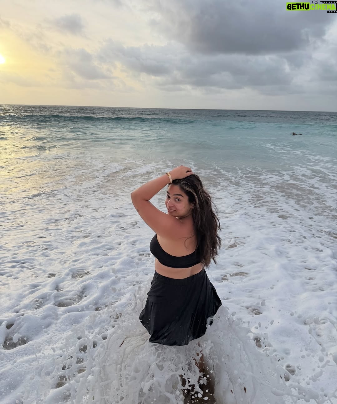 Sakshi sharma - 2.6K Likes - Salwater heals Everything 🧿🤍🙏🏻
#Bali #livinginwithGG