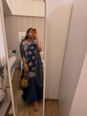 Sakshi sharma Instagram - ਲੋਹੜੀ 🔥🥜🙏🏻 
13/01/2026 
Suit @shopmulmul 
#styledwithgumani #livinginwithGGandP