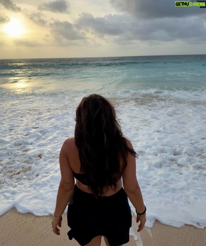 Sakshi sharma - 2.6K Likes - Salwater heals Everything 🧿🤍🙏🏻
#Bali #livinginwithGG