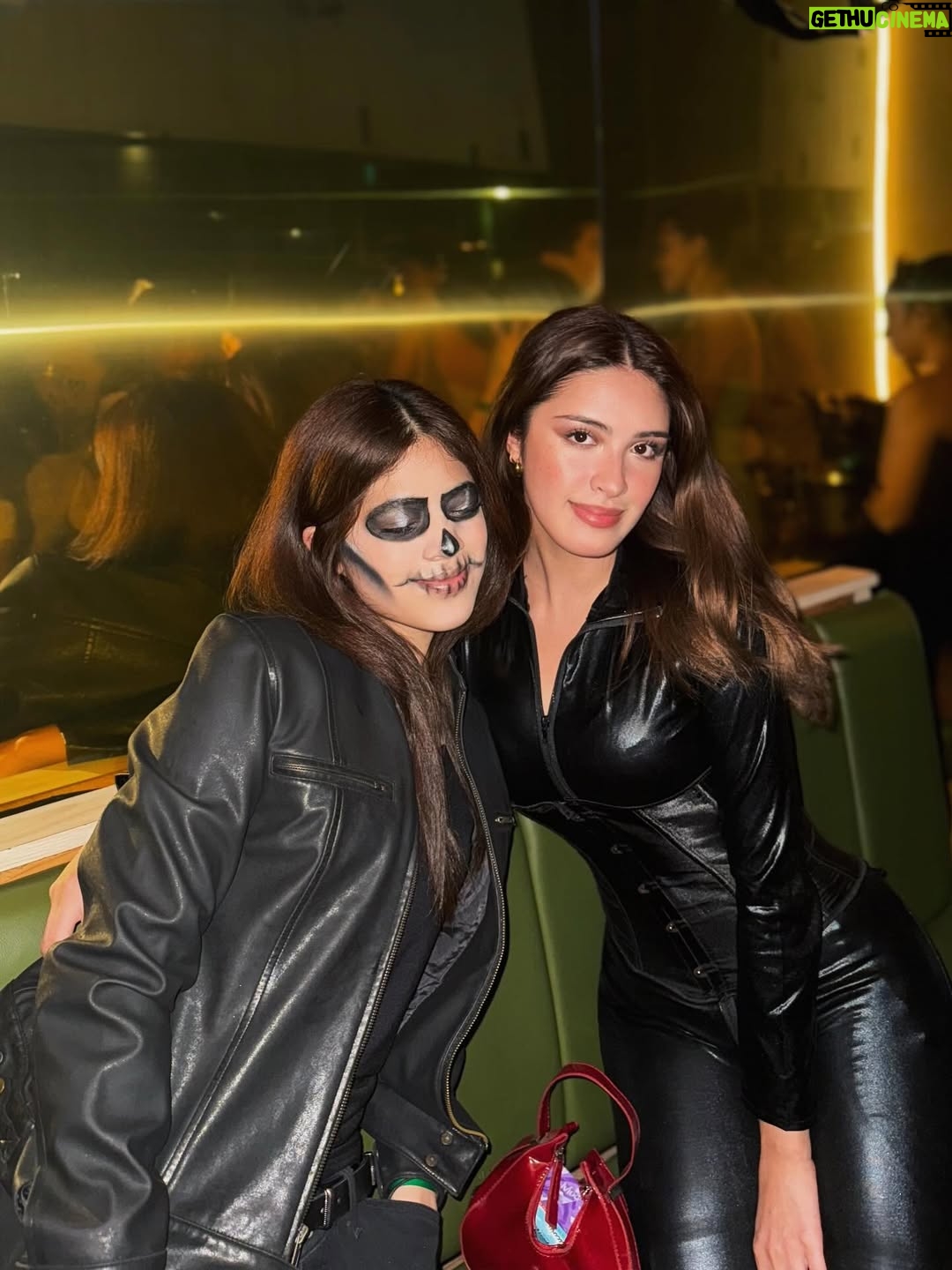 Sam Cruz - 24.9K Likes - halloweekend 🎃🐈‍⬛
