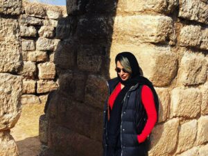 Samaneh Pakdel Instagram - .

چه آسان است 
زندگى مرسوم و قراردادى.
و چه لذت بخش خواهد بود زندگى
آنگاه كه غير قابل پيش بينى باشد.

#سمانه_پاکدل#خاك#آفتاب#بازيگر#من#زندگی#قرمز
Photo by: @mahak_majd