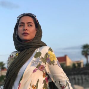 Samaneh Pakdel Instagram - زندگی زیباتر میشود ؛

به شرط آنکه به اندازه 
تمام برگ های پاییز🍁

برای یکدیگر

آرزوی خوب داشته باشیم...💕🌹💕