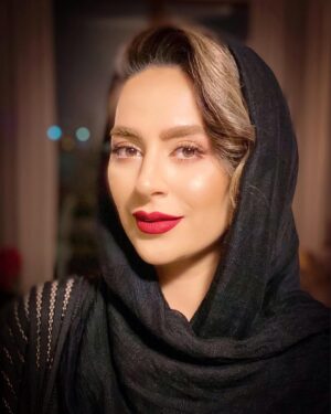 Samaneh Pakdel Instagram - دوستاى قشنگم خيلى ممنون از محبتايى كه هميشه به من دارين❤️🙏❤️