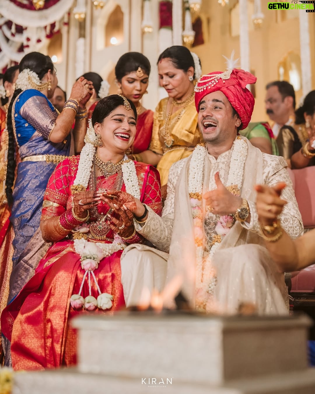 Samata Amin - 31.6K Likes - A day of love, gratitude, and blessings from every heart that matters.
With divine grace and the warmth of our loved ones, we begin this new journey as husband and wife.
Let everyone's blessings be with us for our new beginning❤️🧿

#vinsam 

Captured by @kiranproductions.in
Event by @frolix_events_ 
Location @the_grand_bay 
Attire @mantra.ixe
Jewellery @slshetdiamondhouse 
Makeup by @kanchanashettymakeupartist @makeupmagicbydeekshashetty 
Mehendi by @kudla_mehndi_artist