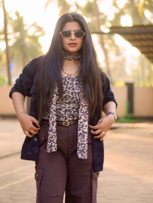 Samata Amin Instagram - May the calmn in you win over the chaos around you 🖤

Captured by @pratham_anchan_ 

#samataamin