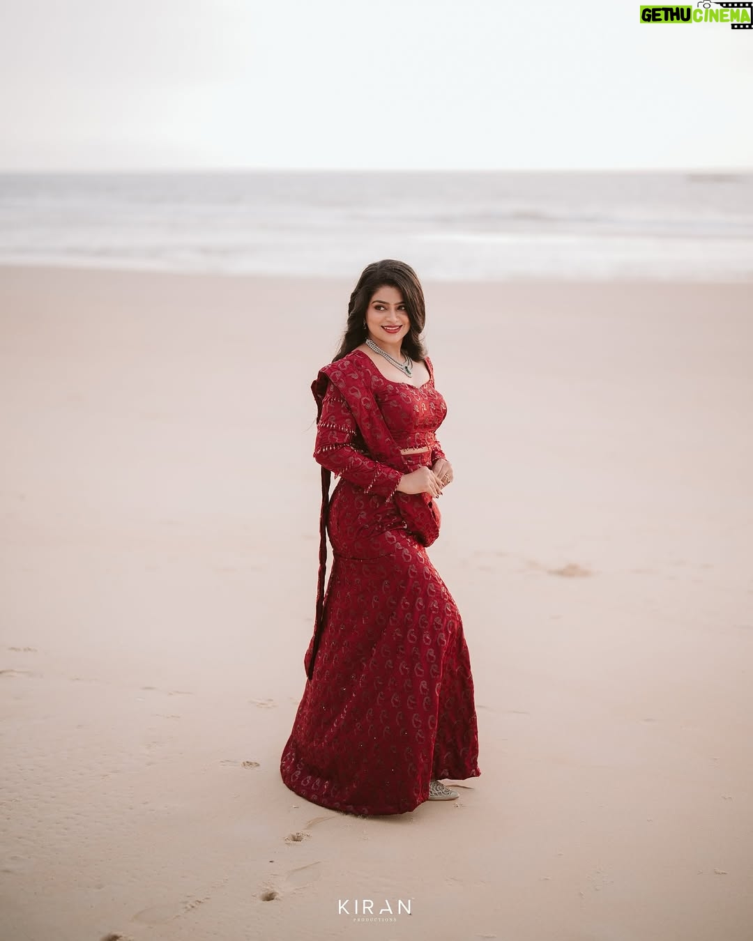 Samata Amin - 11.5K Likes - A weave of dreams, a shade of love. ❤️
 
Beautiful outfit designed & customise by @alara.wearyourstory ♥️
Jewellery by @nazakathbyrupsath ⭐️
MUA H @kanchanashettymakeupartist @makeupmagicbydeekshashetty 

Captured by @kiranproductions.in 
Location @royaldreams_surathkal 

#samataamin #weddingstory
