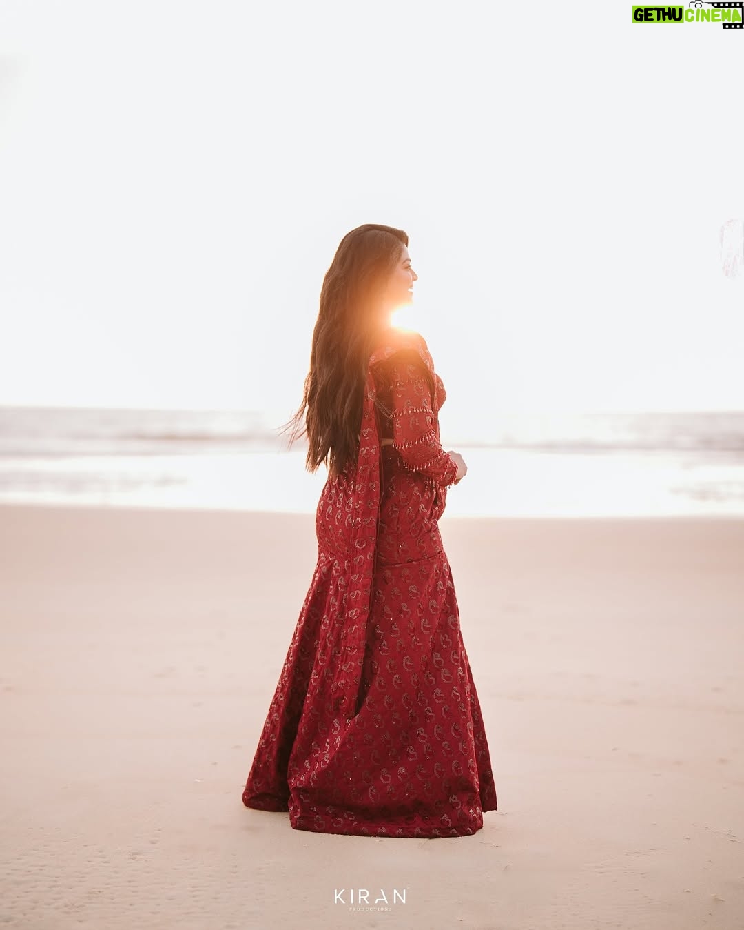 Samata Amin - 11.5K Likes - A weave of dreams, a shade of love. ❤️
 
Beautiful outfit designed & customise by @alara.wearyourstory ♥️
Jewellery by @nazakathbyrupsath ⭐️
MUA H @kanchanashettymakeupartist @makeupmagicbydeekshashetty 

Captured by @kiranproductions.in 
Location @royaldreams_surathkal 

#samataamin #weddingstory