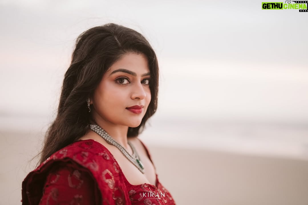 Samata Amin - 11.5K Likes - A weave of dreams, a shade of love. ❤️
 
Beautiful outfit designed & customise by @alara.wearyourstory ♥️
Jewellery by @nazakathbyrupsath ⭐️
MUA H @kanchanashettymakeupartist @makeupmagicbydeekshashetty 

Captured by @kiranproductions.in 
Location @royaldreams_surathkal 

#samataamin #weddingstory