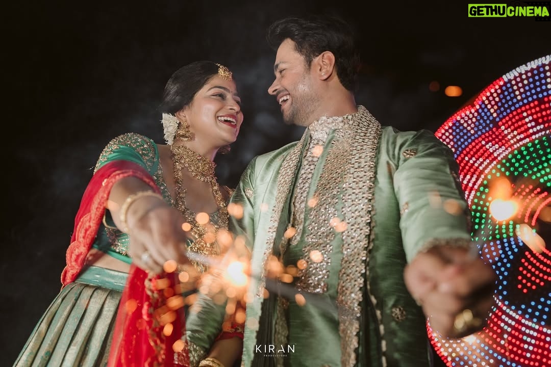 Samata Amin - 12.6K Likes - The mehendi evening — we danced, we laughed, and made memories for a lifetime. 💚🧿

Captured by @kiranproductions.in 
Event by @frolix_events_ 
Location @royaldreams_surathkal 
Outfit by @mantra.ixe 
Jewellery by @nazakathbyrupsath 
MUAH @kanchanashettymakeupartist @makeupmagicbydeekshashetty 

#vinsam 
#weddingsaga