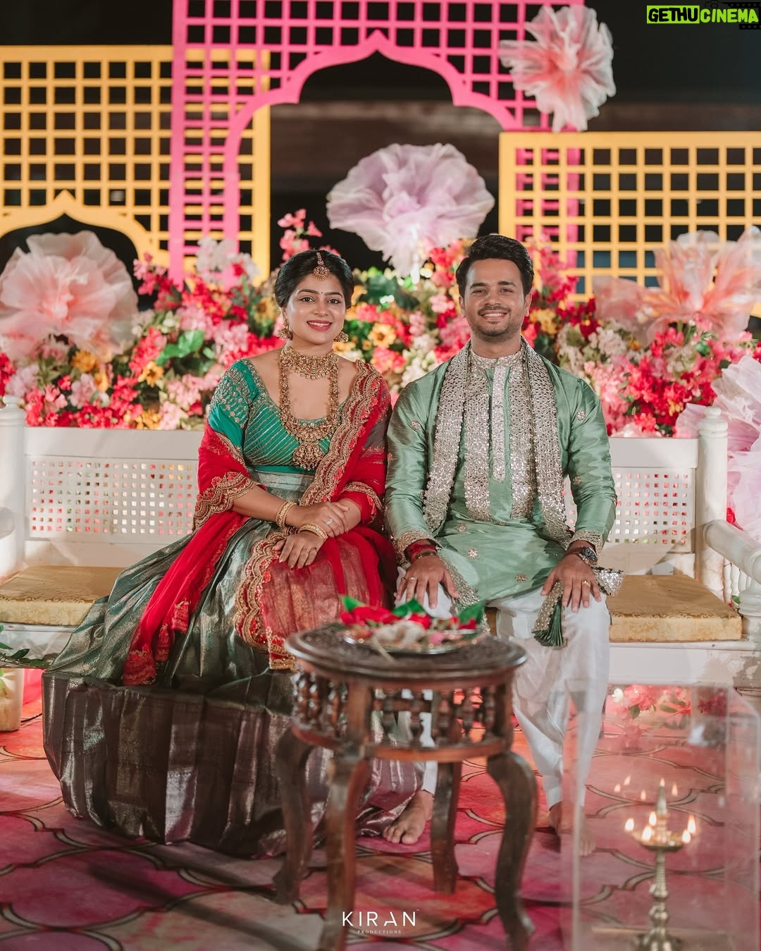 Samata Amin - 12.6K Likes - The mehendi evening — we danced, we laughed, and made memories for a lifetime. 💚🧿

Captured by @kiranproductions.in 
Event by @frolix_events_ 
Location @royaldreams_surathkal 
Outfit by @mantra.ixe 
Jewellery by @nazakathbyrupsath 
MUAH @kanchanashettymakeupartist @makeupmagicbydeekshashetty 

#vinsam 
#weddingsaga