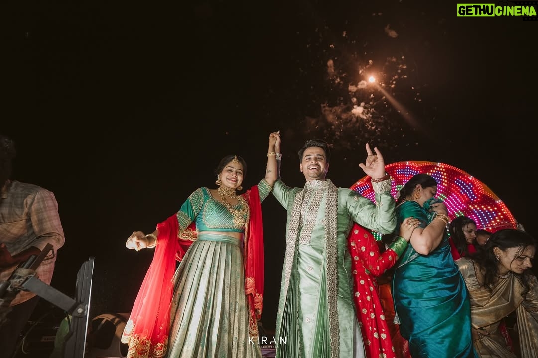 Samata Amin - 12.6K Likes - The mehendi evening — we danced, we laughed, and made memories for a lifetime. 💚🧿

Captured by @kiranproductions.in 
Event by @frolix_events_ 
Location @royaldreams_surathkal 
Outfit by @mantra.ixe 
Jewellery by @nazakathbyrupsath 
MUAH @kanchanashettymakeupartist @makeupmagicbydeekshashetty 

#vinsam 
#weddingsaga