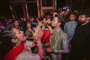 Samata Amin Instagram - The mehendi evening — we danced, we laughed, and made memories for a lifetime. 💚🧿

Captured by @kiranproductions.in 
Event by @frolix_events_ 
Location @royaldreams_surathkal 
Outfit by @mantra.ixe 
Jewellery by @nazakathbyrupsath 
MUAH @kanchanashettymakeupartist @makeupmagicbydeekshashetty 

#vinsam 
#weddingsaga
