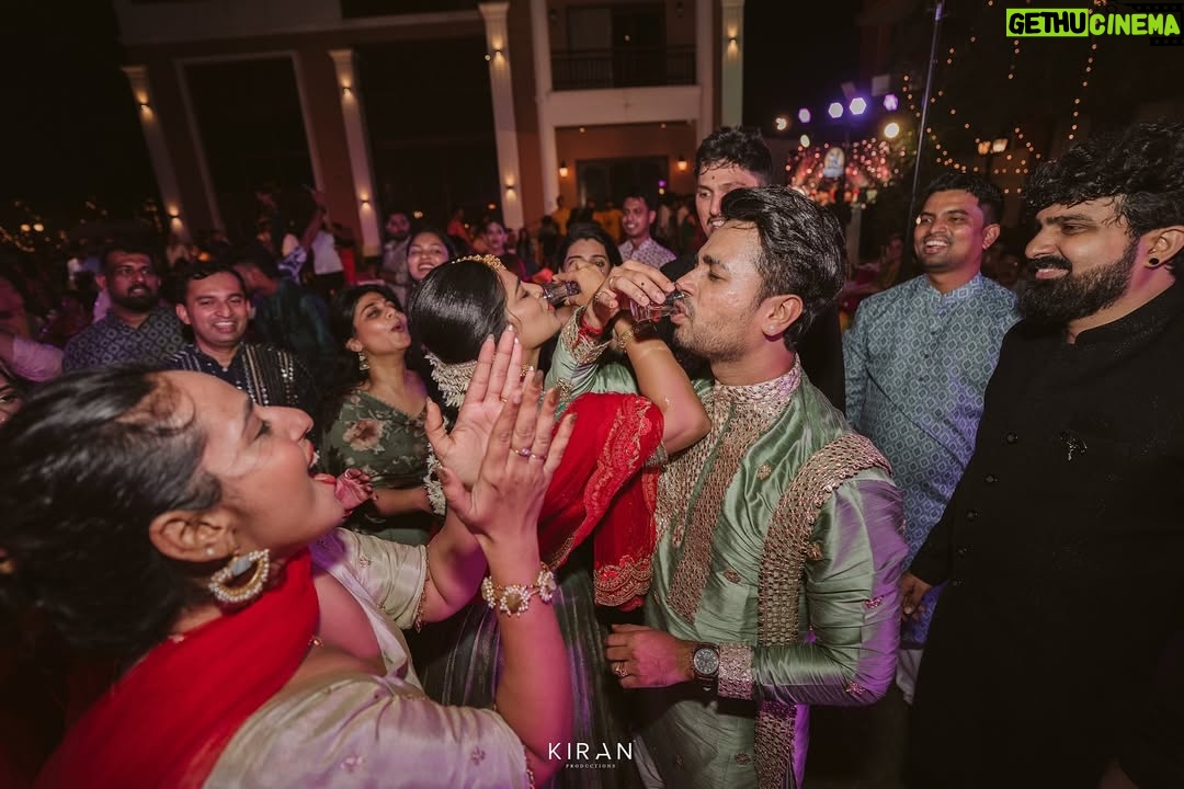 Samata Amin - 12.6K Likes - The mehendi evening — we danced, we laughed, and made memories for a lifetime. 💚🧿

Captured by @kiranproductions.in 
Event by @frolix_events_ 
Location @royaldreams_surathkal 
Outfit by @mantra.ixe 
Jewellery by @nazakathbyrupsath 
MUAH @kanchanashettymakeupartist @makeupmagicbydeekshashetty 

#vinsam 
#weddingsaga