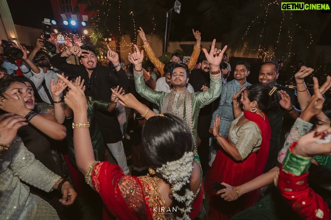 Samata Amin - 12.6K Likes - The mehendi evening — we danced, we laughed, and made memories for a lifetime. 💚🧿

Captured by @kiranproductions.in 
Event by @frolix_events_ 
Location @royaldreams_surathkal 
Outfit by @mantra.ixe 
Jewellery by @nazakathbyrupsath 
MUAH @kanchanashettymakeupartist @makeupmagicbydeekshashetty 

#vinsam 
#weddingsaga