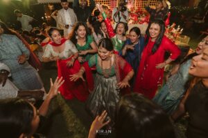 Samata Amin Instagram - The mehendi evening — we danced, we laughed, and made memories for a lifetime. 💚🧿

Captured by @kiranproductions.in 
Event by @frolix_events_ 
Location @royaldreams_surathkal 
Outfit by @mantra.ixe 
Jewellery by @nazakathbyrupsath 
MUAH @kanchanashettymakeupartist @makeupmagicbydeekshashetty 

#vinsam 
#weddingsaga