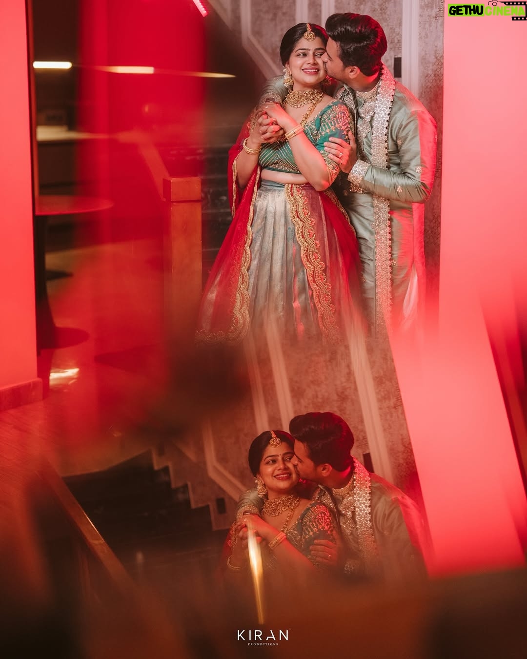 Samata Amin - 12.6K Likes - The mehendi evening — we danced, we laughed, and made memories for a lifetime. 💚🧿

Captured by @kiranproductions.in 
Event by @frolix_events_ 
Location @royaldreams_surathkal 
Outfit by @mantra.ixe 
Jewellery by @nazakathbyrupsath 
MUAH @kanchanashettymakeupartist @makeupmagicbydeekshashetty 

#vinsam 
#weddingsaga