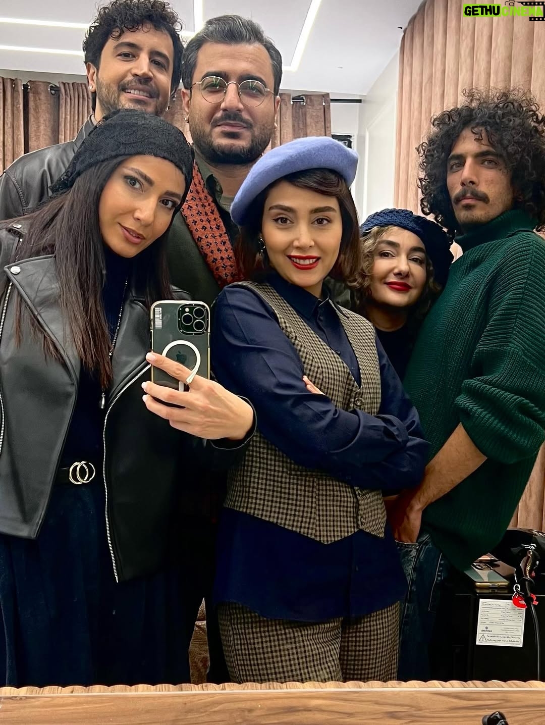 Samira Hassanpour - 23.1K Likes - امسال شب تولدم با شما بودم ،خانواده دومم سينما،چه كيفي كردم كنارتون،ممنونم از انرژي و مهرتان🎂🍁❤️✨
خدارو شکر كه گرم و صميمي كنار هم هستيم
ه .ت 
م.ص
آ .ر
ر.ل
د.ز
.
.
.
.
😉🎬