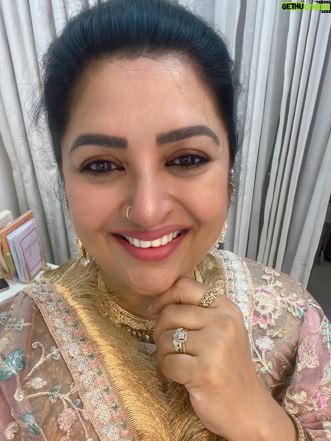 Sana - 4.6K Likes - Elegance isn’t loud, it’s eternal. ✨
#TimelessGrace #ClassicVibes #ElegantSoul #EthnicCharm #SoftElegance #DesiStyle #RoyalTouch #PastelLook #InstaClassic #TrendingReel