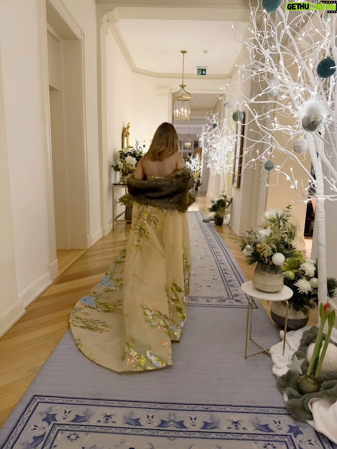 Sana Raees Khan - 20.5K Likes - In my princess era... ✨👸

#PowerAndPoise #FilmyMoments #ConfidenceLooksGood #WomenWhoLead #ElegantEvenings #SwitzerlandVibes #LuxuryLifestyle #Switzerland #BossEnergy #Princess