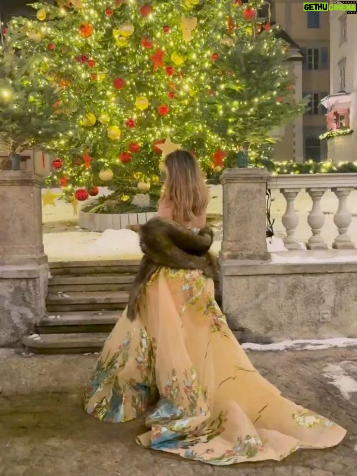 Sana Raees Khan - 20.5K Likes - In my princess era... ✨👸

#PowerAndPoise #FilmyMoments #ConfidenceLooksGood #WomenWhoLead #ElegantEvenings #SwitzerlandVibes #LuxuryLifestyle #Switzerland #BossEnergy #Princess
