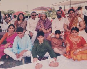 Sanah Kapur Instagram - I found this treasure trove in the archives….♥️♥️♥️
Cannot believe the talent in just this one picture…it speaks volumes 🥰…..and the true matriarch as always in the centre, shining…miss her everyday 

Ps: look at how crazy us kids look…truely in character🤗🙈😂

@thesurrealvivaanshah @imaadshahmadboy @heeba_shah_20 @ratnapathak.s @naseeruddin49 @rkap0593 
#family #throwback #vintage